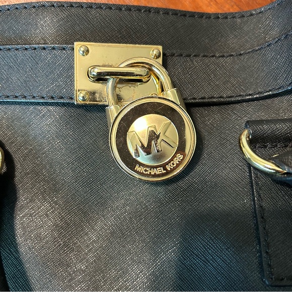 MICHAEL KORS Hamilton Saffiano Leather Large Satchel Black Gold - Picture 3 of 10